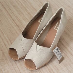 Bnwt Toms Wedge Shoes